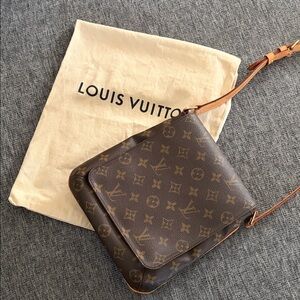 Louis Vuitton LV Monogram Musette
Salsa PM Vintage